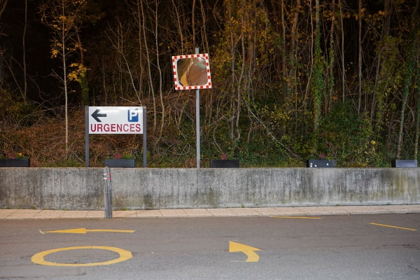 Entrée des urgences au CHR de la Citadelle